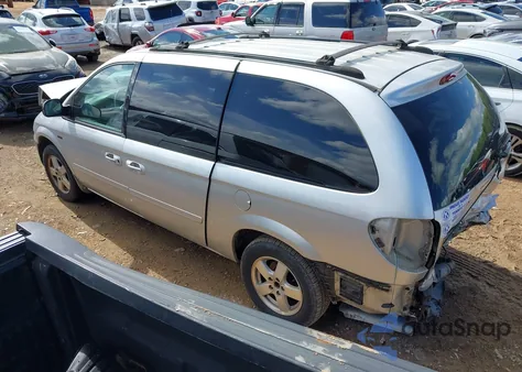 2005 Dodge Grand Caravan Sxt z USA, uszkodzony, nr VIN 2D4GP44LX5R288356